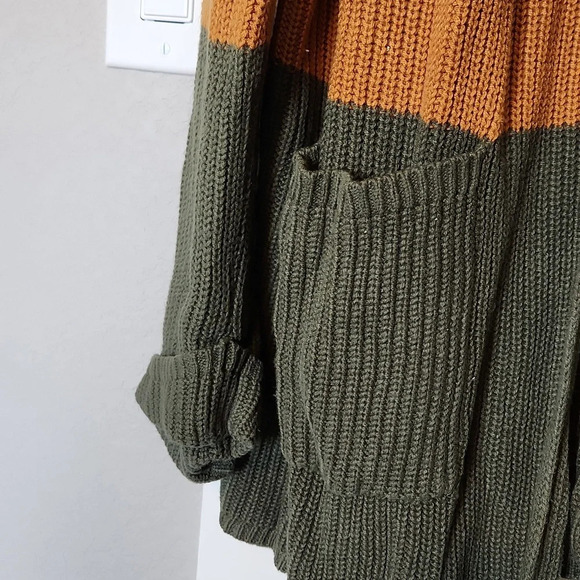 Colorblock Open Front Cardigan - Picture 2 of 4